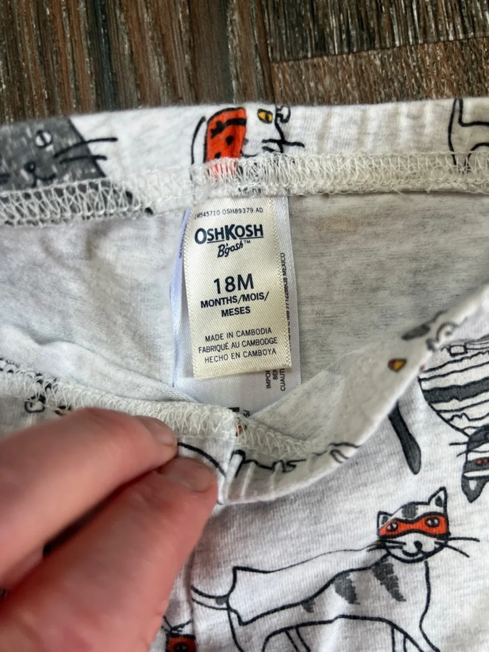 OshKosh B'gosh White Tee with Gray Cat Faces and Orange Masks Halloween